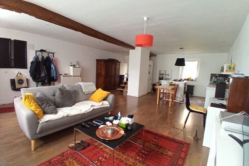 IM8095 CENTRE VILLE FERRIERES EN GATINAIS MAISON RENOVEE