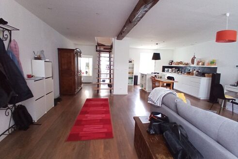 IM8095 CENTRE VILLE FERRIERES EN GATINAIS MAISON RENOVEE