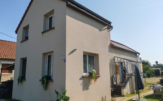 IM8106 PAVILLON F5 sur terrain 890M² et 2 gîtes indépendants