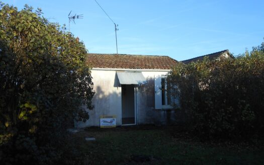 IM8115 MAISONNETTE MONTCRESSON AVEC TERRAIN