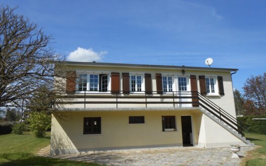 IM8121 PAVILLON / SOUS-SOL PROCHE LORIS
