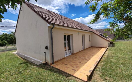 IM8123 PAVILLON AMILLY BOURG
