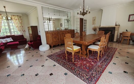 IM8127 PAVILLON CENTRE VILLEMANDEUR