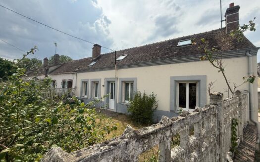 IM8128 MAISON DE PAYS BORD DE RIVIERE