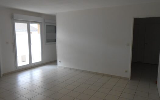 IM164L APPARTEMENT T2bis  MONTARGIS avec Balcon et Parking