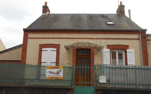 IM184L MAISON 4 CHAMBRES avec Garage