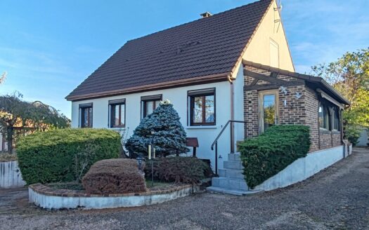 IM8135 PAVILLON familial Villemandeur .